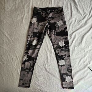 Noli Black Gray Floral Abstract Camo Print Yoga Leggings EB2